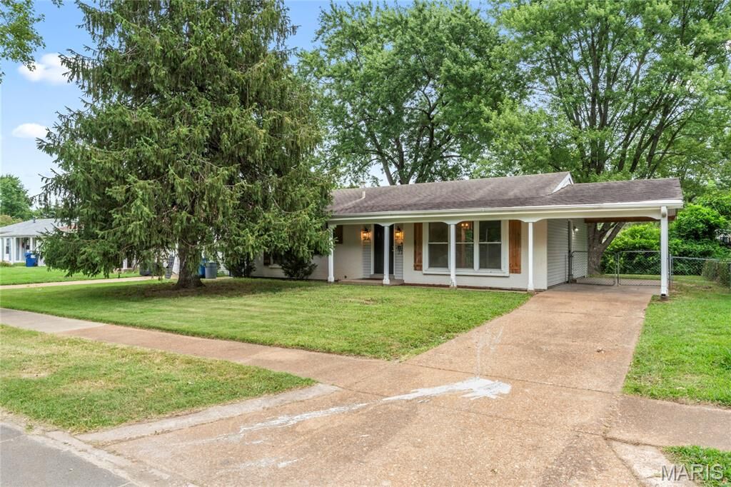 Property Photo:  1480 Burning Tree Drive  MO 63033 