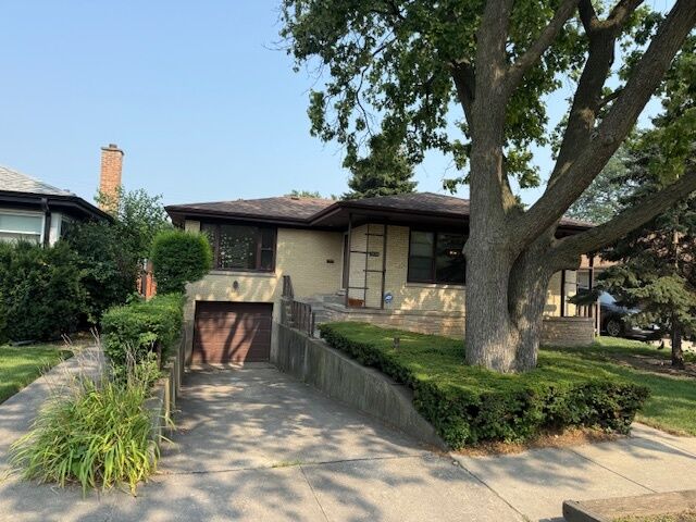 Property Photo:  9539 Lorel Avenue  IL 60077 
