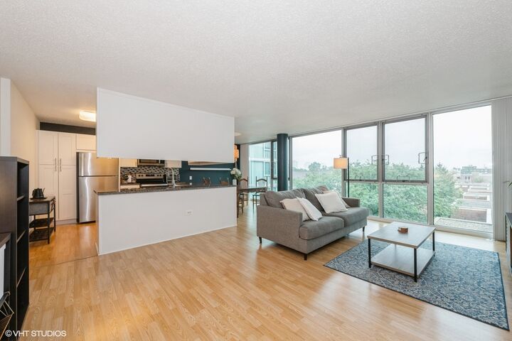 Property Photo: 3115 S Michigan Avenue 503 IL 60616