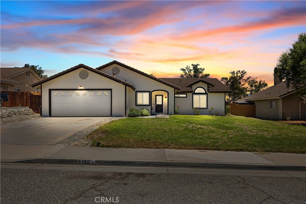 Property Photo: 1188 Aspen Lane CA 92220