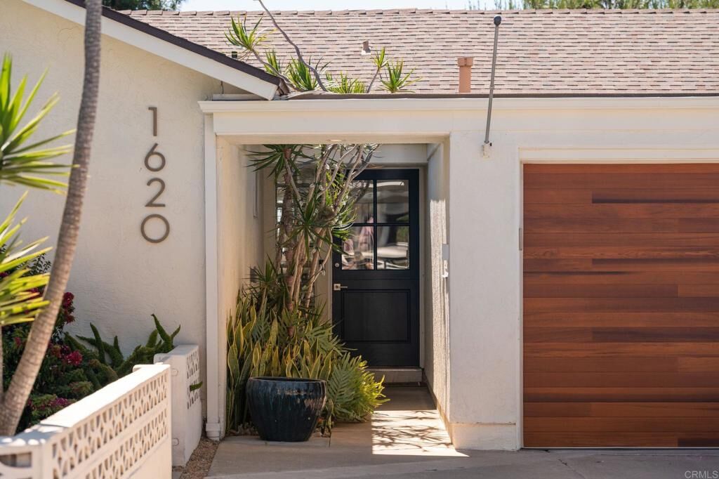 Property Photo: 1620 Edilee Drive CA 92007