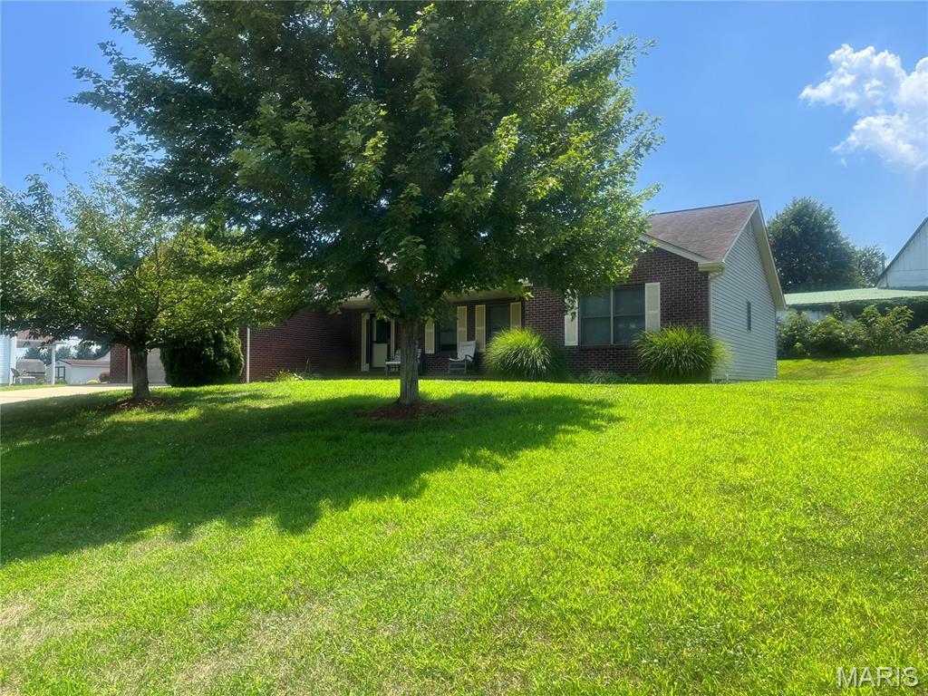 Property Photo: 134 Quail Run IL 62010
