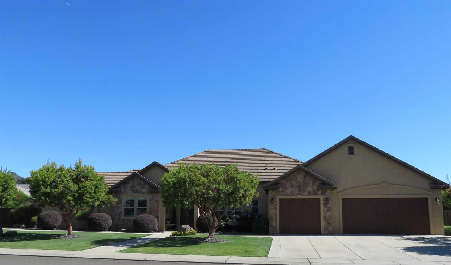 Property Photo:  10800 Goldsborough Circle  CA 95361 
