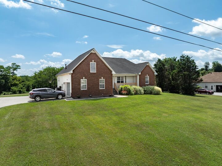 Property Photo:  3029 Meadowview Ct  TN 37049 