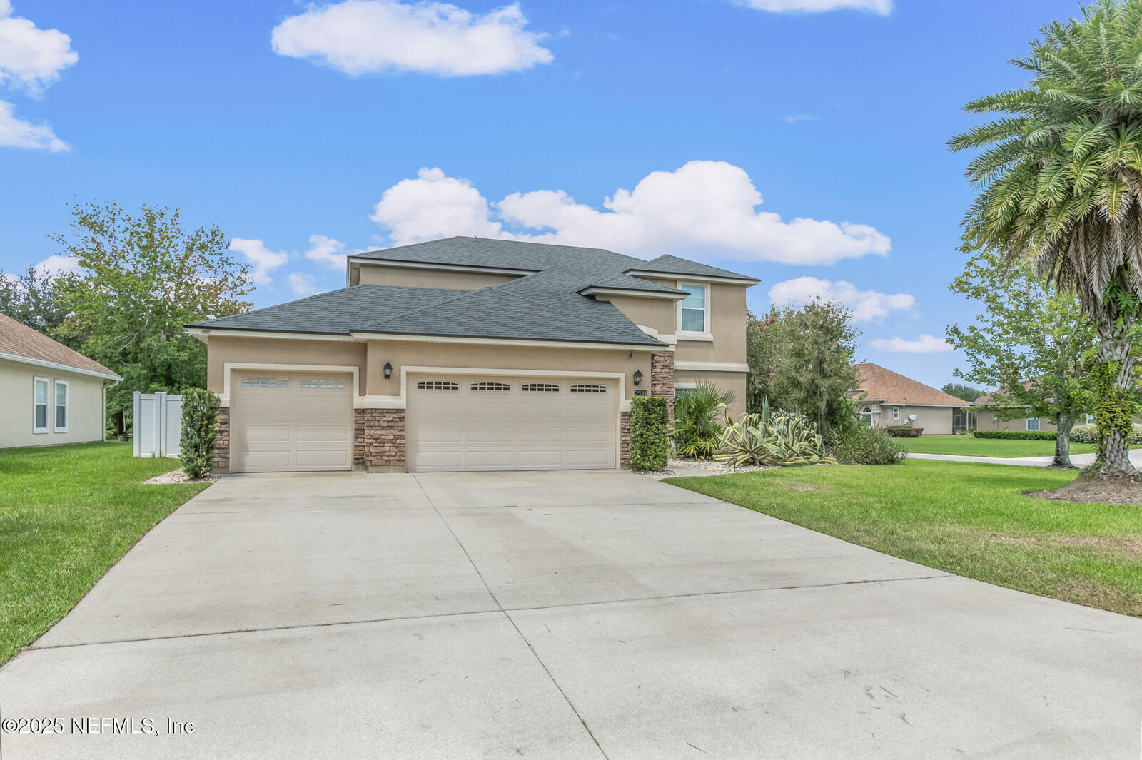 Property Photo:  2500 W Caparina Drive  FL 32092 