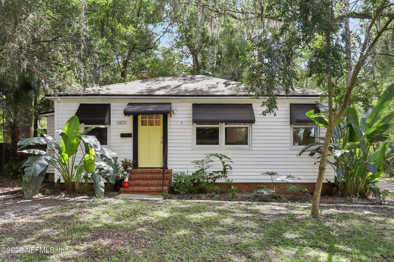 Property Photo:  1271 Macarthur Street  FL 32205 