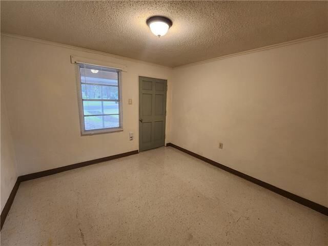 Property Photo:  118-120 E 3rd Street  LA 70037 