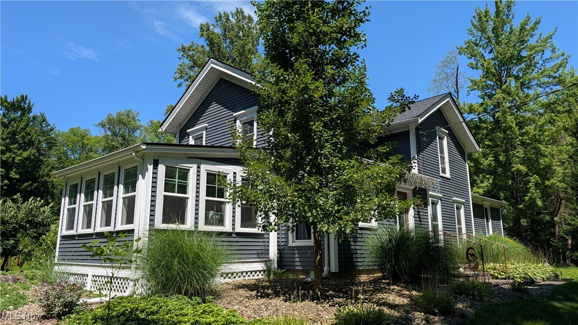 Property Photo:  1472 Warner Road  OH 44425 