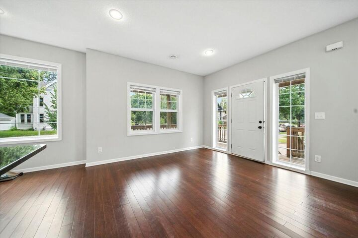 Property Photo: 600 W 32nd Street 3 MN 55408