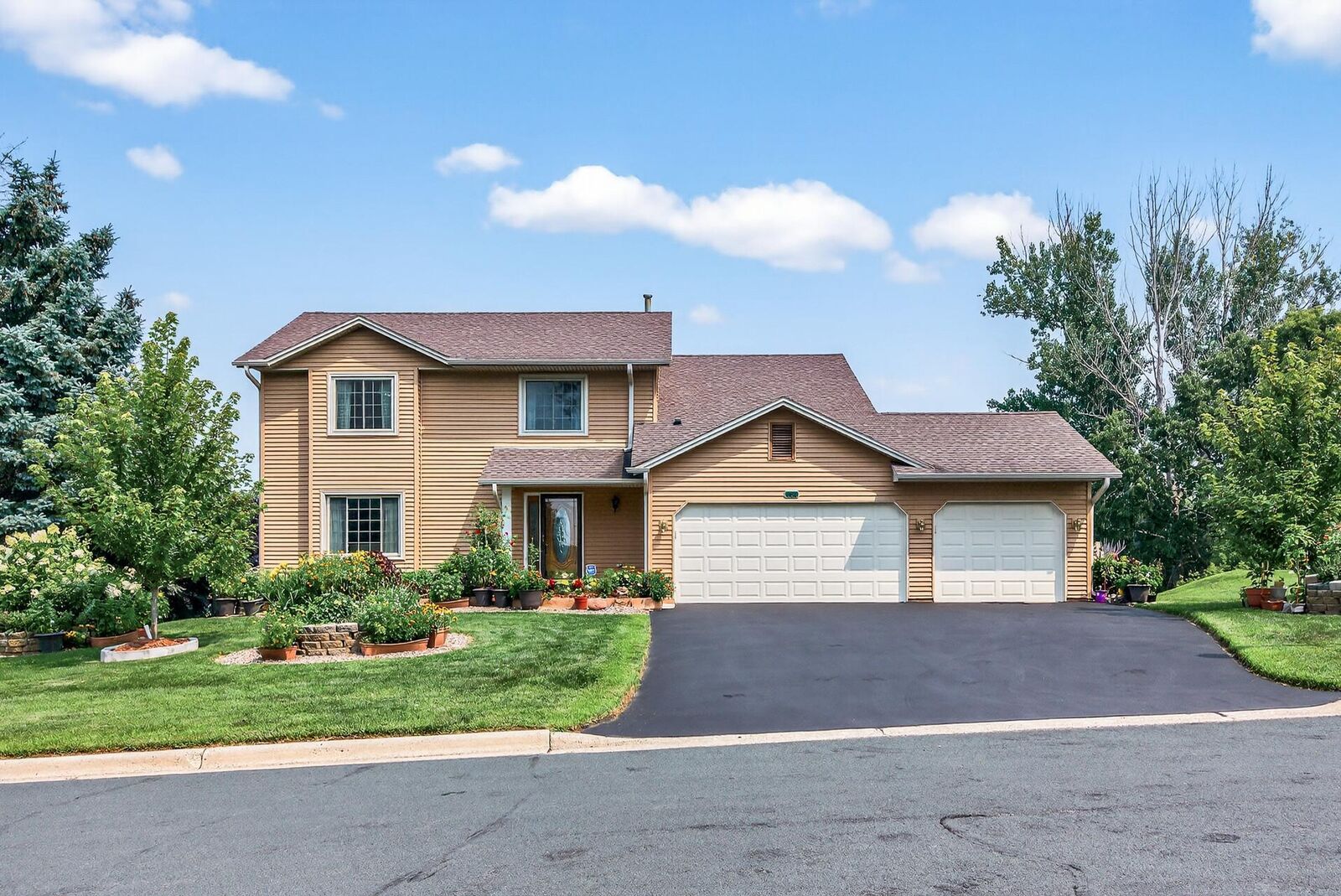Property Photo:  4156 Hilltop Lane  MN 55123 