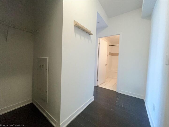 Property Photo:  85 Duke Street W 1112  ON N2H 0B7 