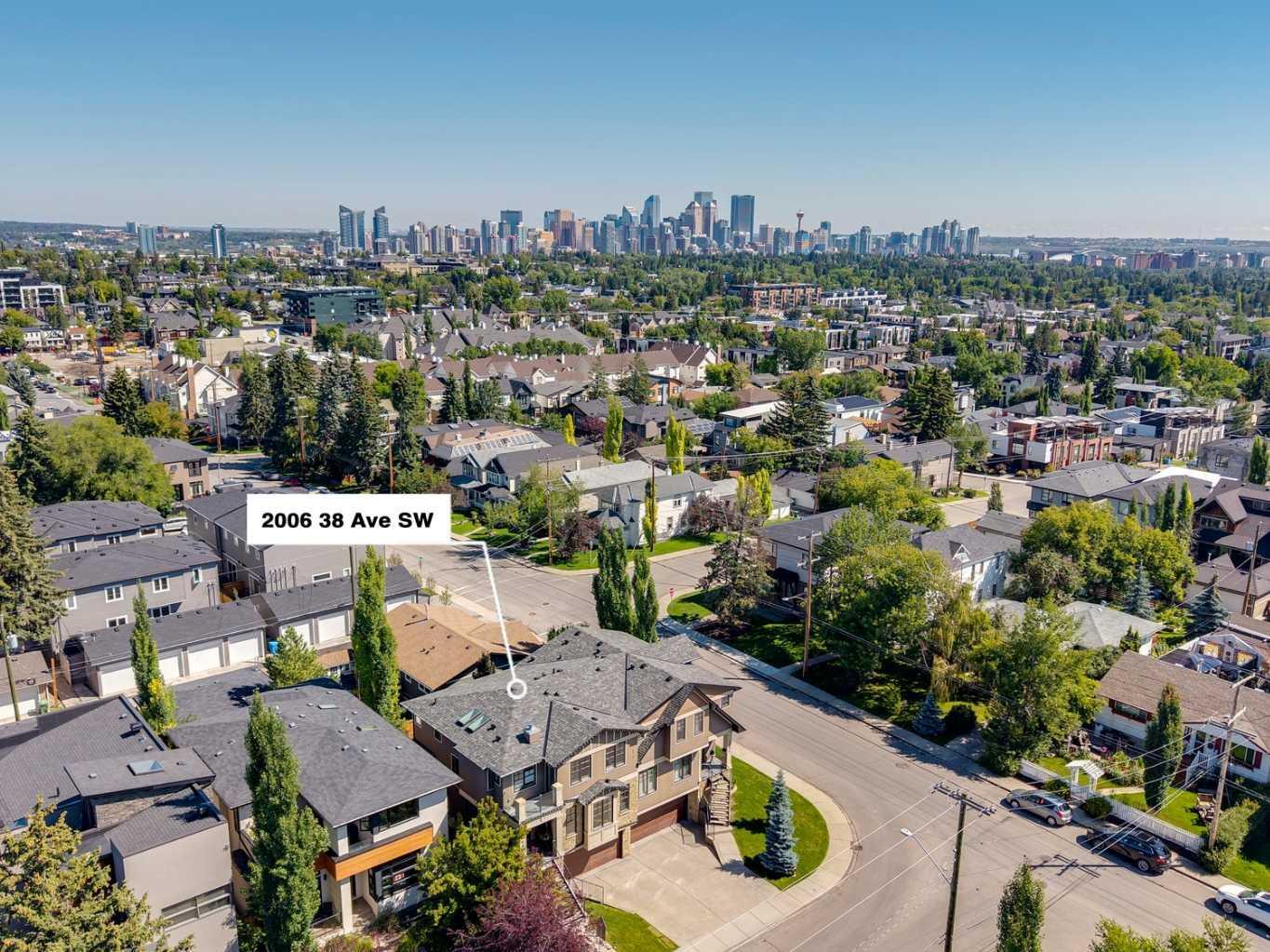 Property Photo: 2006 38 Avenue SW AB T2T 2K4