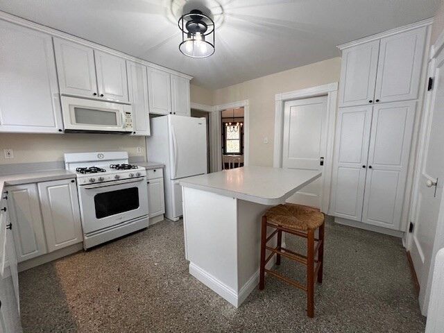 Property Photo:  15 Hull Street 2  MA 02478 