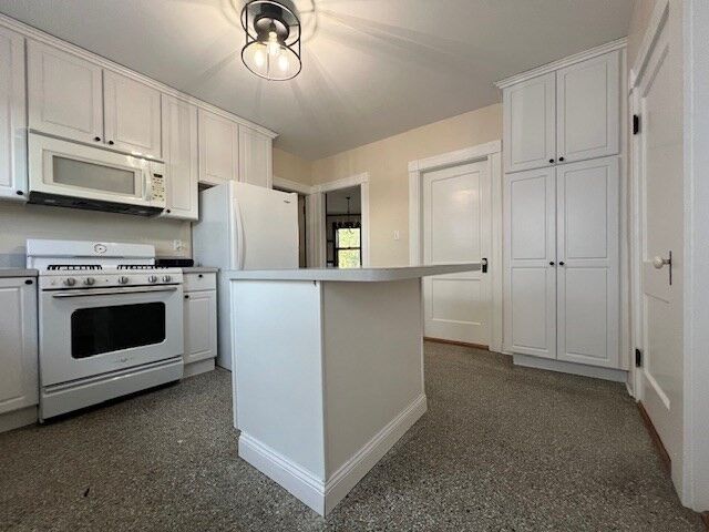 Property Photo:  15 Hull Street 2  MA 02478 