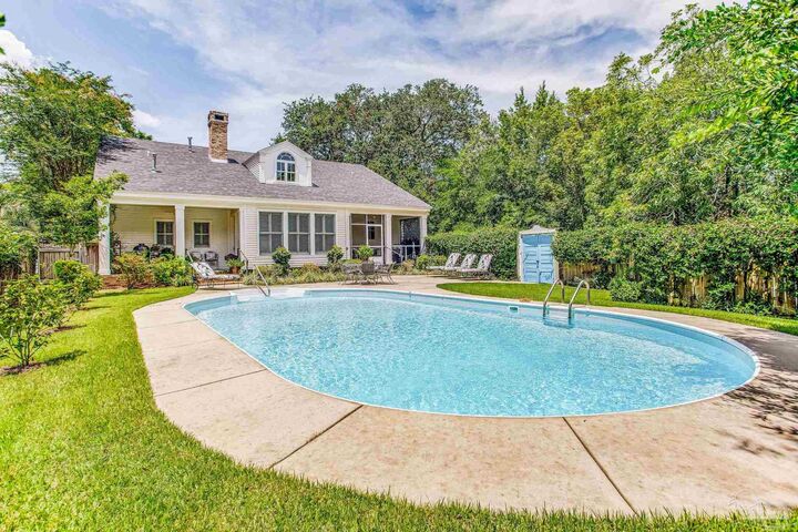 Property Photo: 1708 N 14th Ave FL 32503