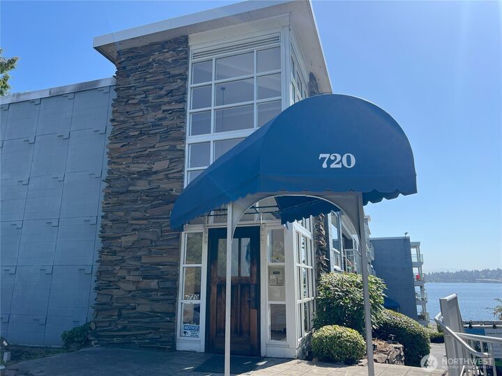 Property Photo: 720 Lakeside Avenue S 204 WA 98144