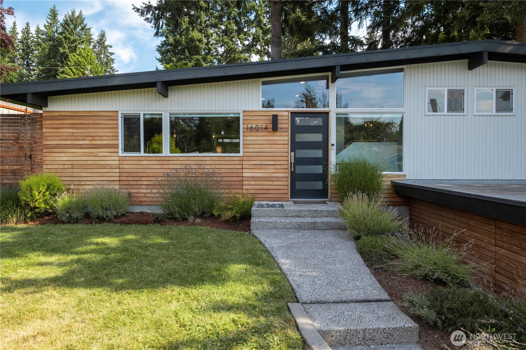 16014 SE 8th Street  Bellevue WA 98008 photo