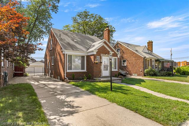 Property Photo: 2213 N Waverly Street MI 48128