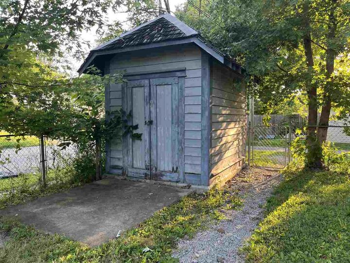 Property Photo: 1223 S 21st Street IN 47362