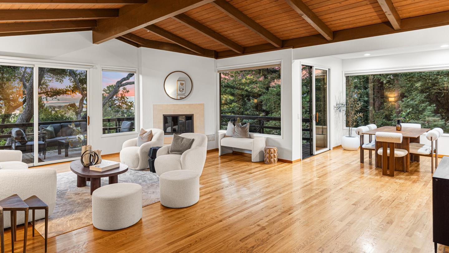 Property Photo:  760 La Mesa Drive  CA 94028 