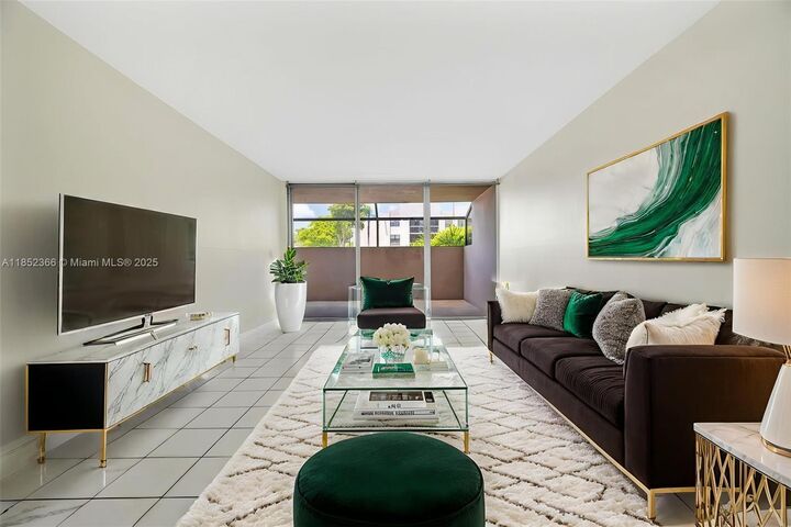 Property Photo:  10525 SW 112th Ave 113  FL 33176 