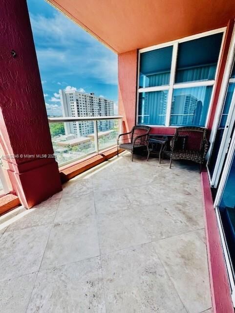Property Photo: 2100 N Ocean Blvd 9E FL 33305