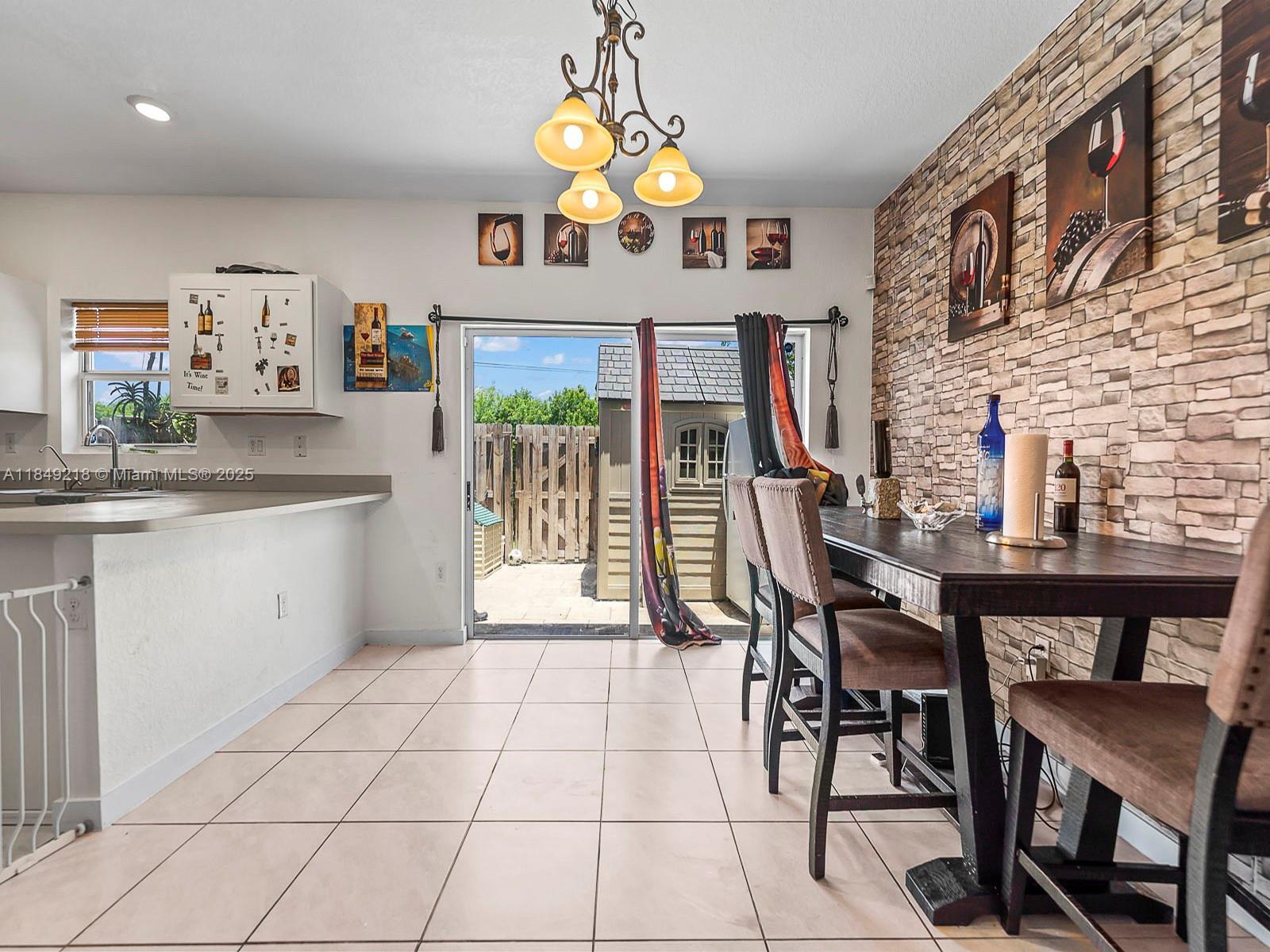 Property Photo:  548 NE 5th Way  FL 33034 