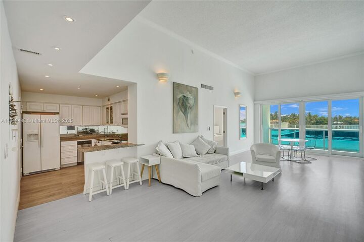 6770 Indian Creek Dr T-O  Miami Beach FL 33141 photo