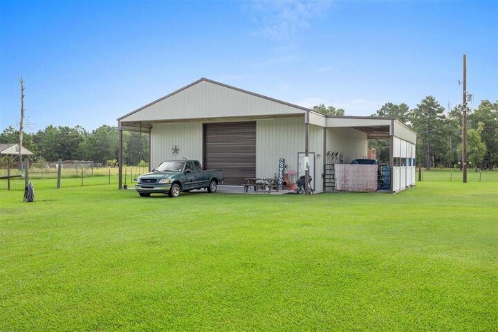 Property Photo: 1576 Georgia Rd Road LA 70611