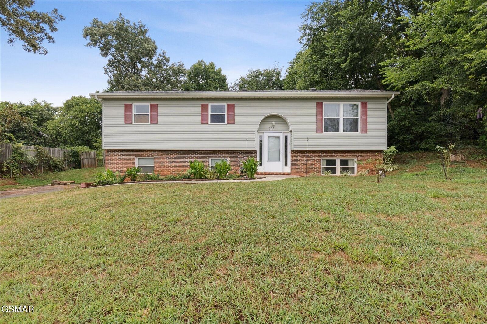 Property Photo: 205 Blue Ridge Lane TN 37865