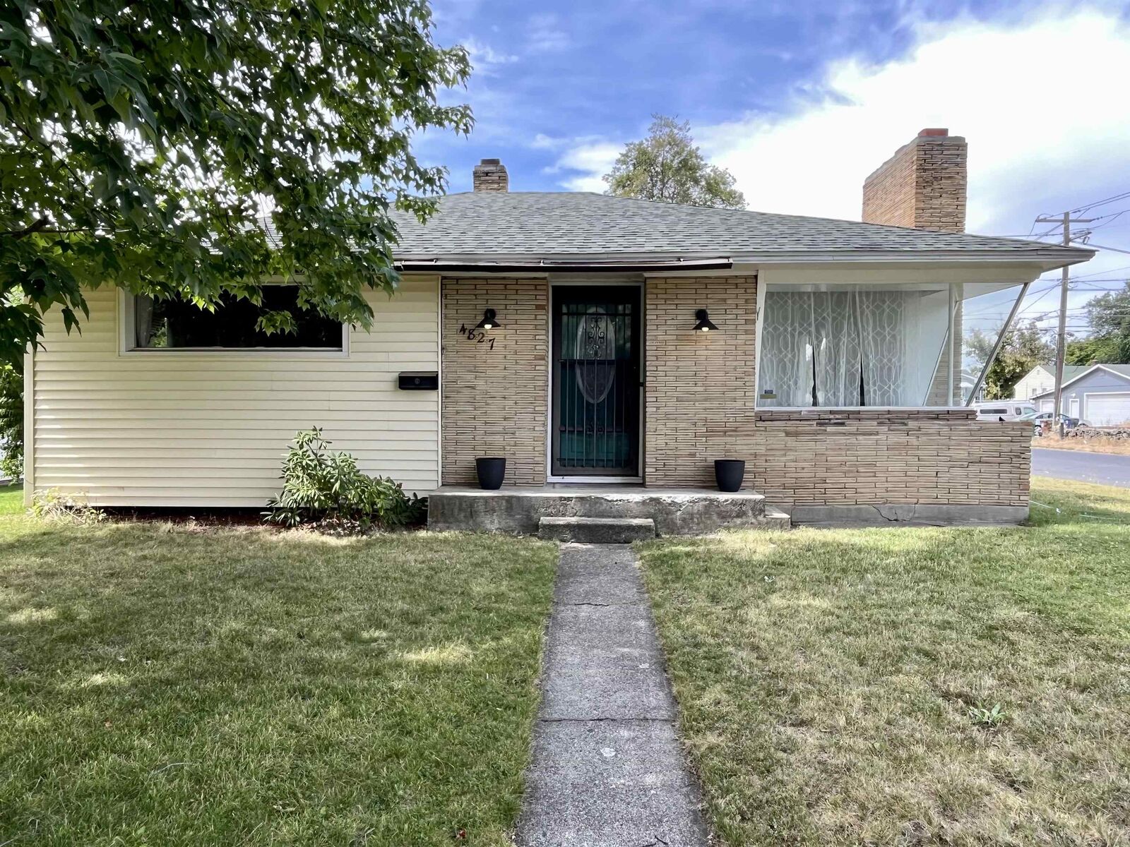 Property Photo: 4827 N Elgin St WA 99205