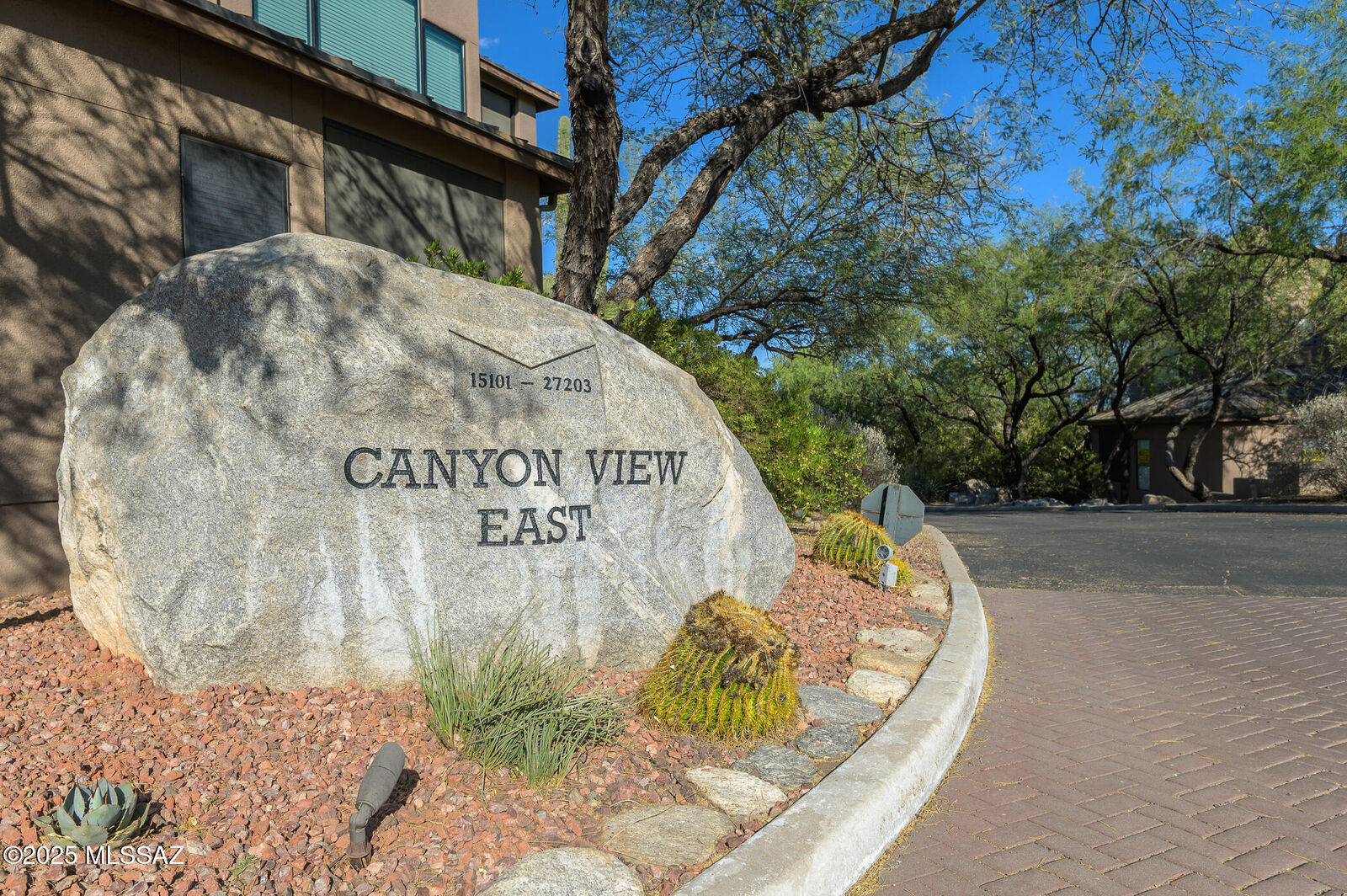 Property Photo: 6655 N Canyon Crest Drive 25204 AZ 85750