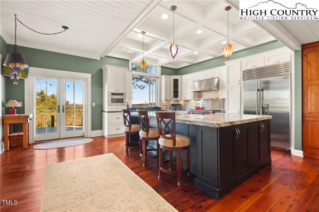 Property Photo: 540 Green Hill Circle NC 28605