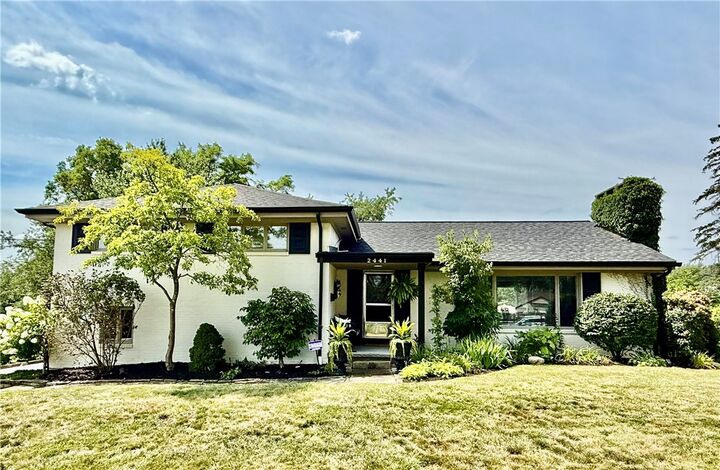 2441 Broadlawn Dr  St Clair PA 15241 photo