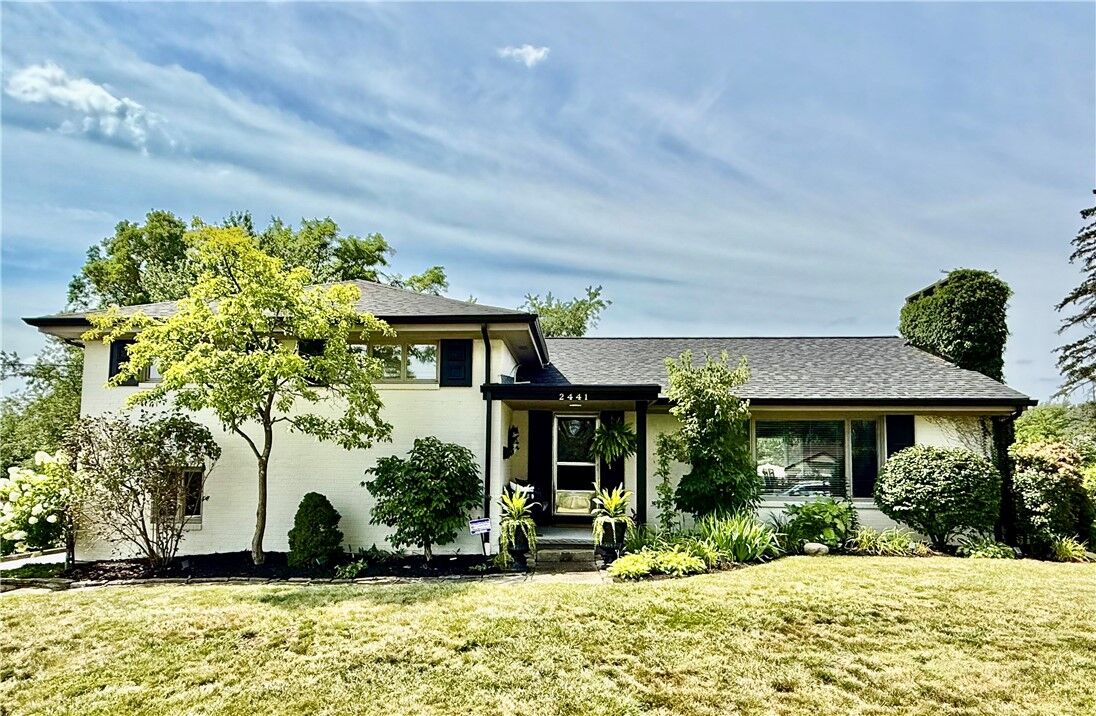 Property Photo:  2441 Broadlawn Dr  PA 15241 
