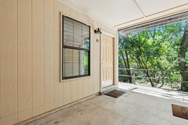 Property Photo: 407 E 45th Street 111 TX 78751