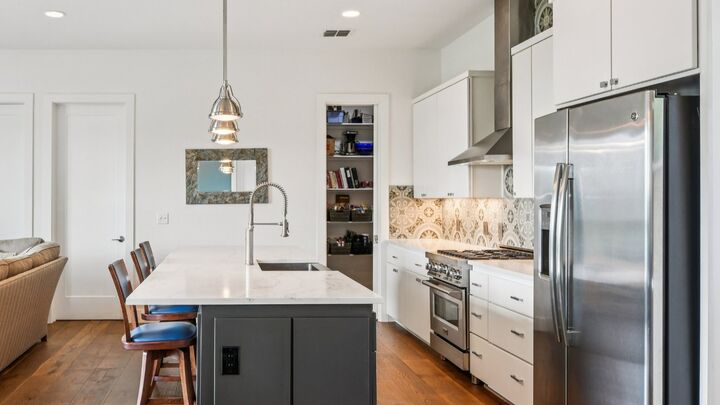 Property Photo: 2211 New York Avenue A TX 78702