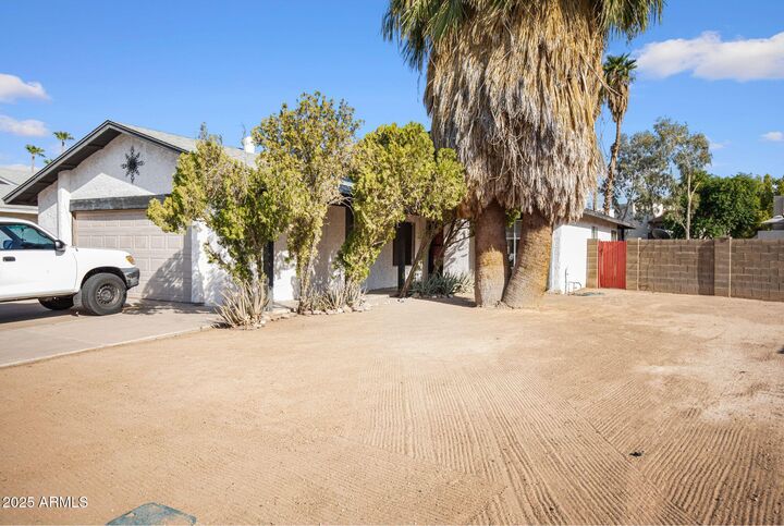 Property Photo: 745 W Grove Circle AZ 85210