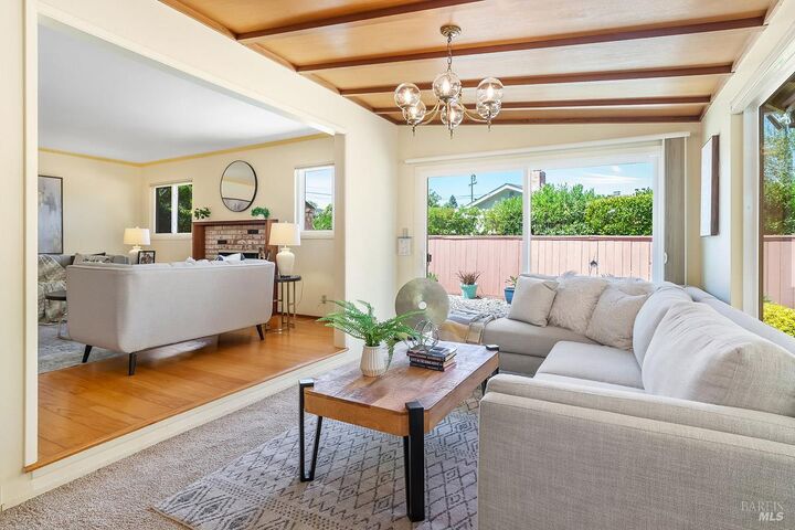 Property Photo:  7 Laurie Court  CA 94947 