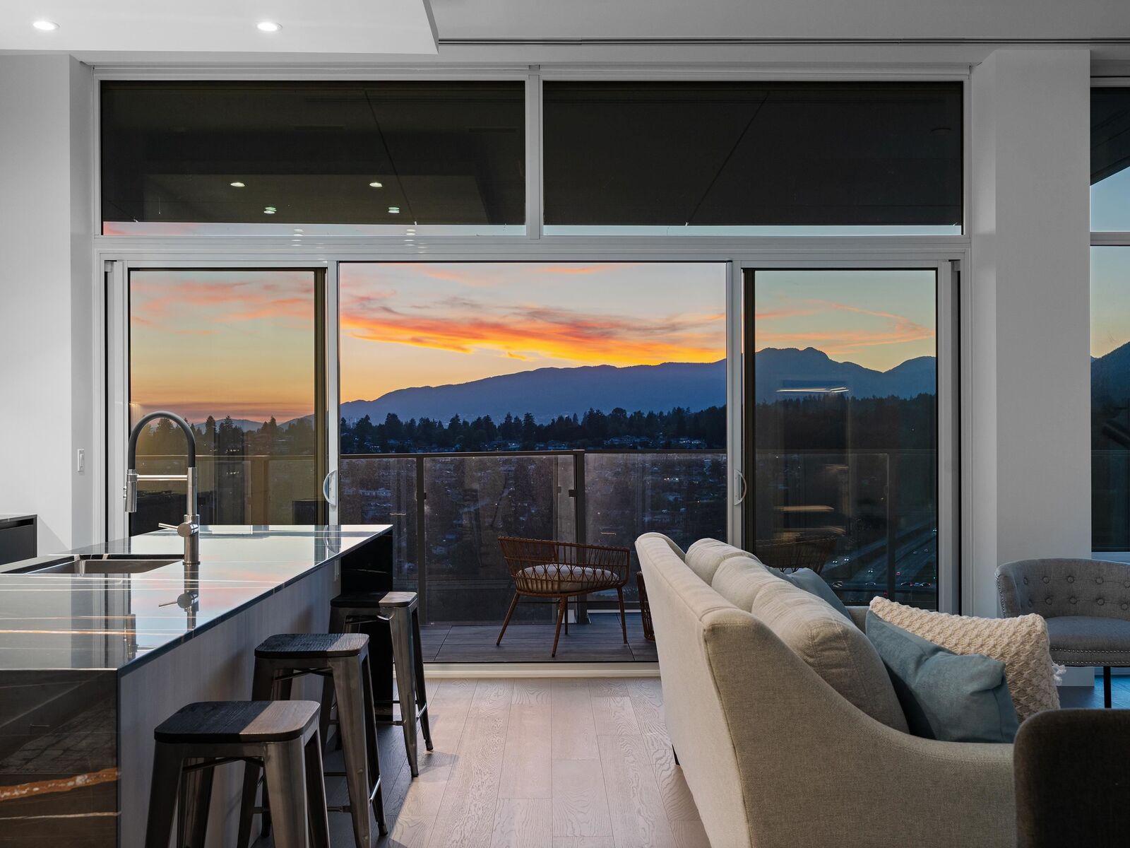 Photo de la propriété:  1500 Fern Street 3201  BC V7J 0E6 