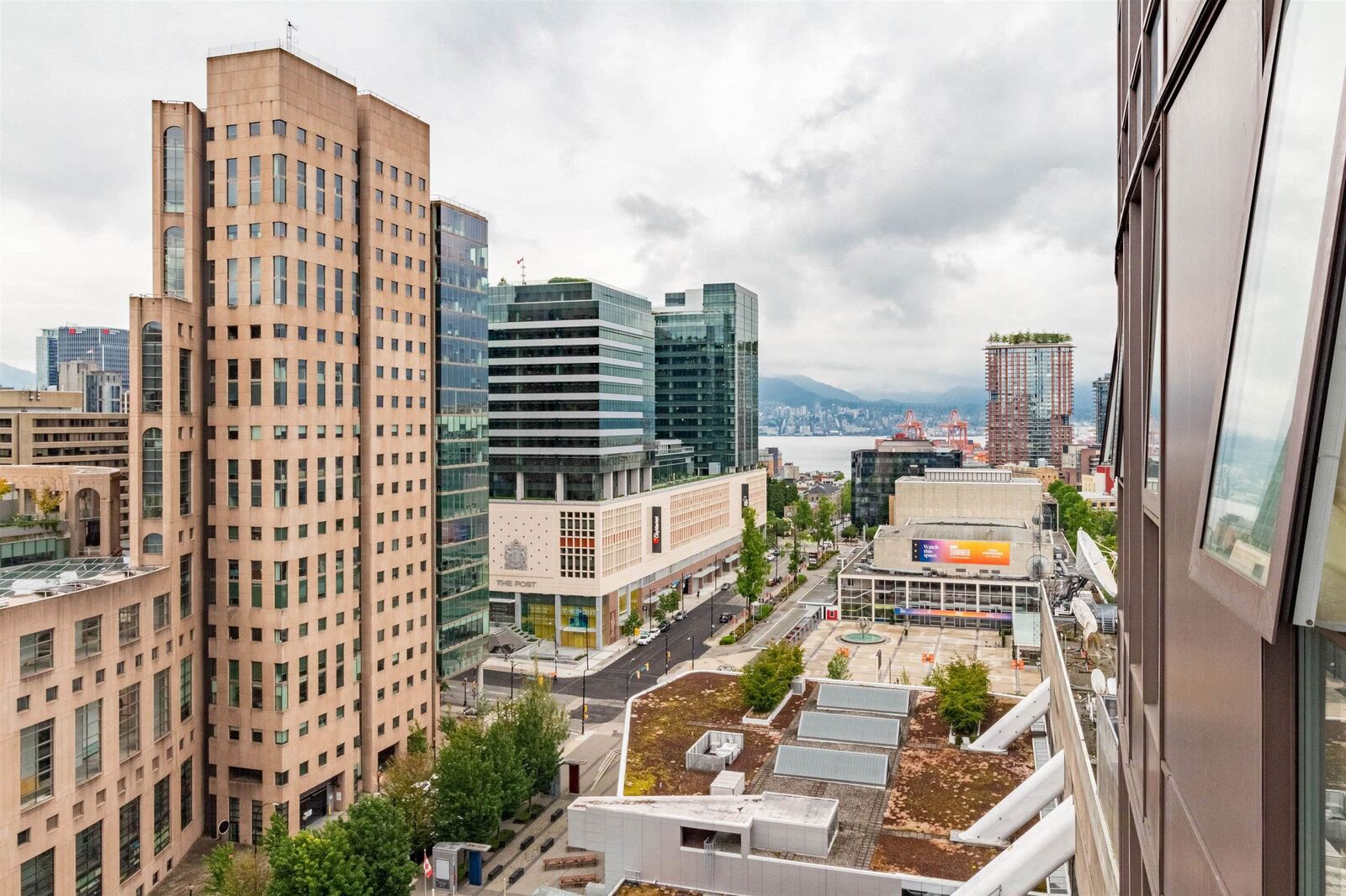 Property Photo: 233 Robson Street 2201 BC V6B 0E8