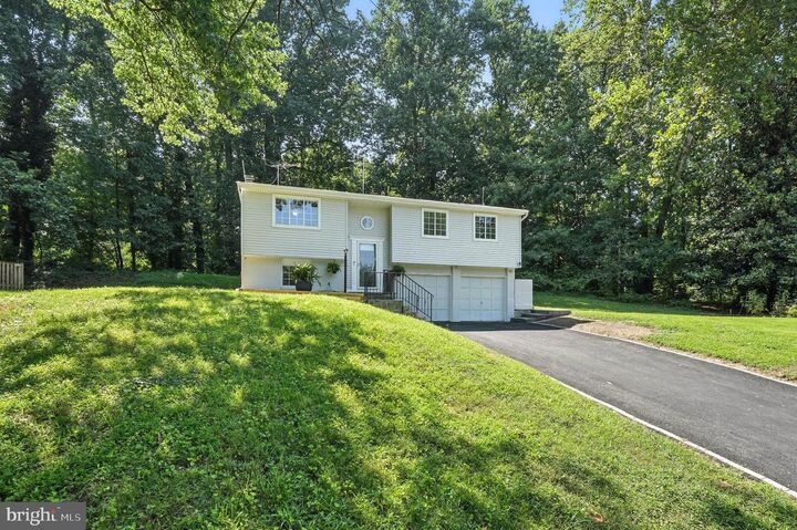 Property Photo:  2527 Tabor Court  VA 22191 