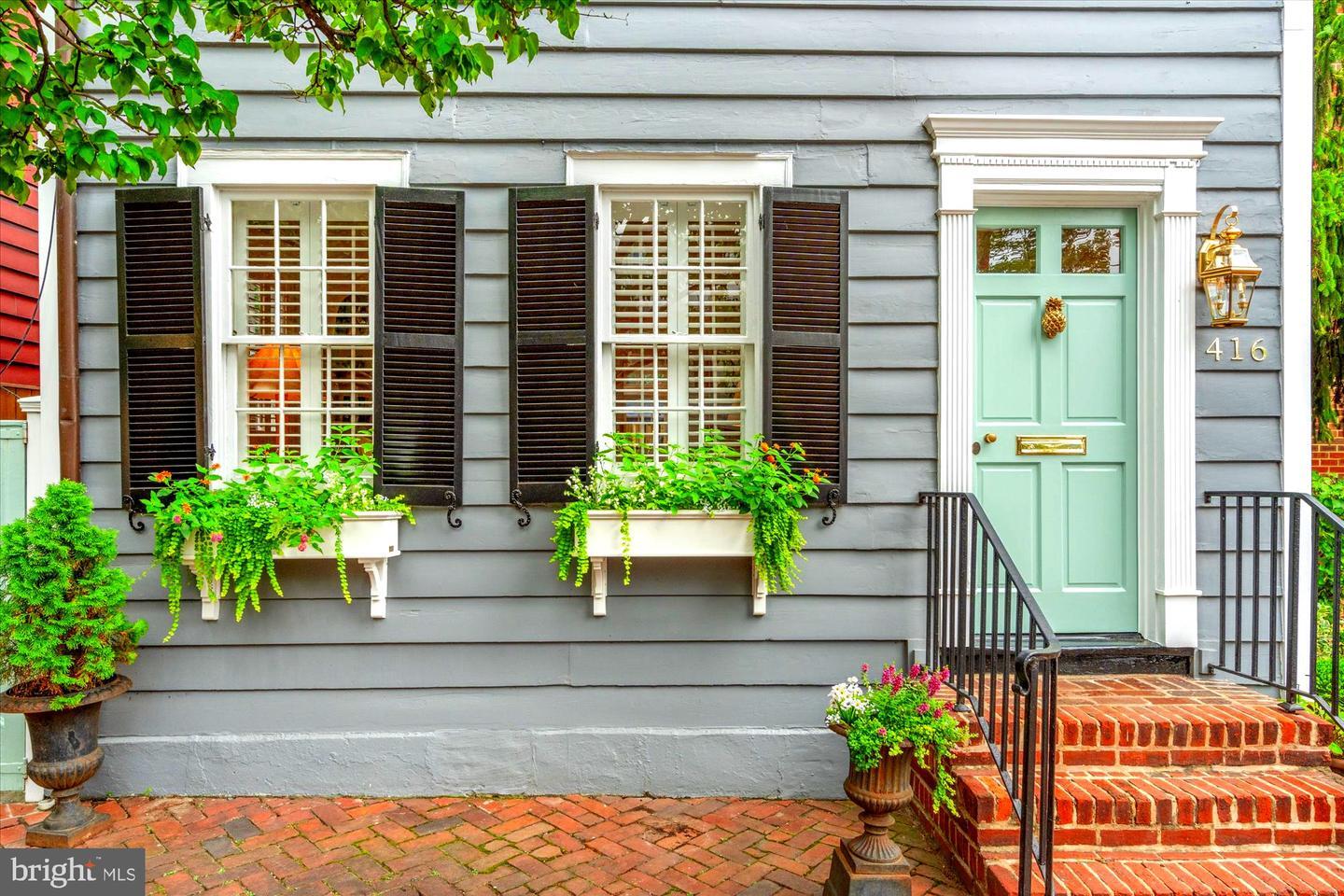 Property Photo: 416 S Royal Street VA 22314