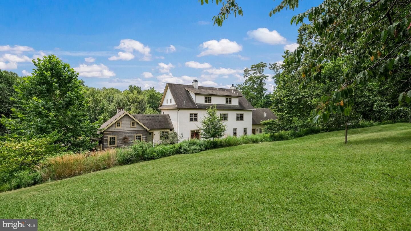 Property Photo: 6 Dorothy Circle PA 19468