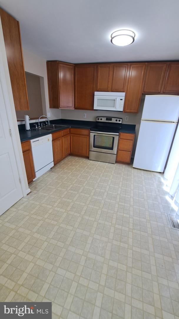 Property Photo: 338 Overlea Place MD 21009