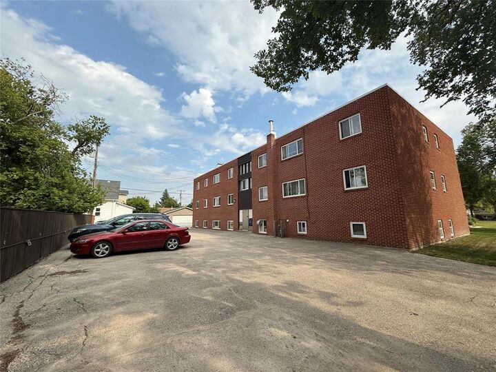 Photo de la propriété: 506 Madeline Street MB R2C 2S2