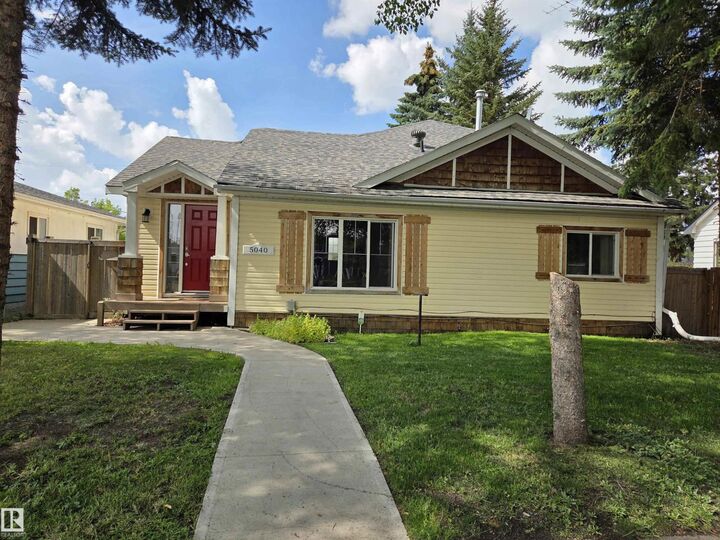 Property Photo: 5040 52 St AB T0B 0C0