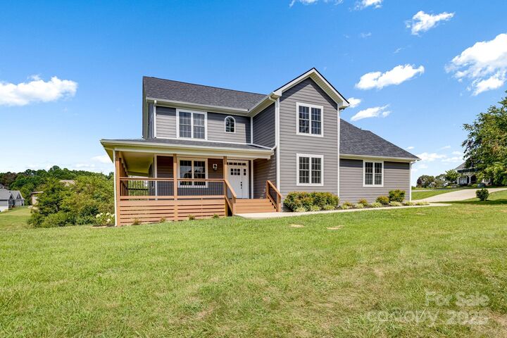 Property Photo: 45 Horizon Way NC 28701