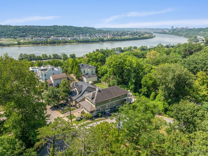 Property Photo:  427 Torrence Court  OH 45202 