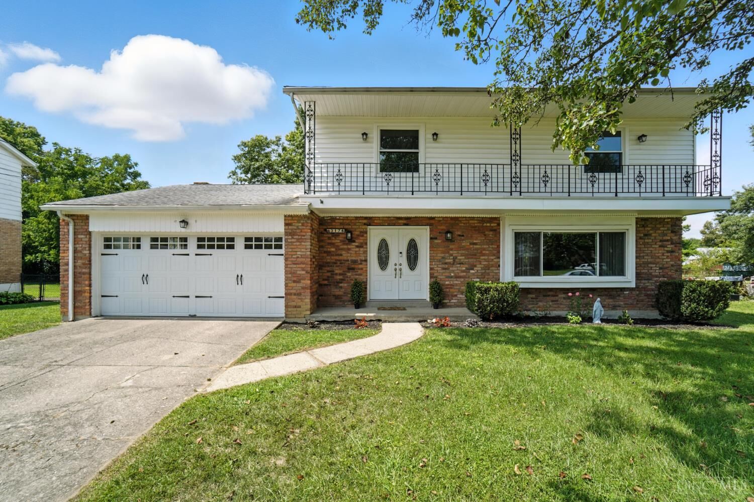 Property Photo: 3176 Sunnyhollow Lane OH 45239